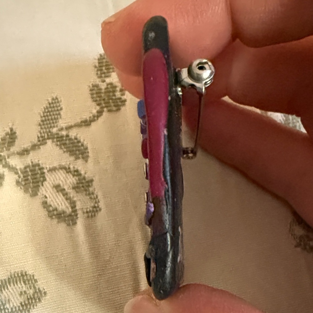 Signed Wear Art Colorful Brooch - Picture 9 of 9